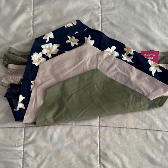 Vince Camuto Floral and Solid Panties Sets - 6 pairs f XL NWT - Picture 5 of 9